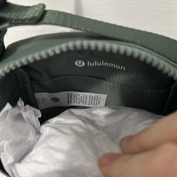 Lululemon Grey Eucalyptus Easy Access Cross Body Bag - Picture 6 of 8